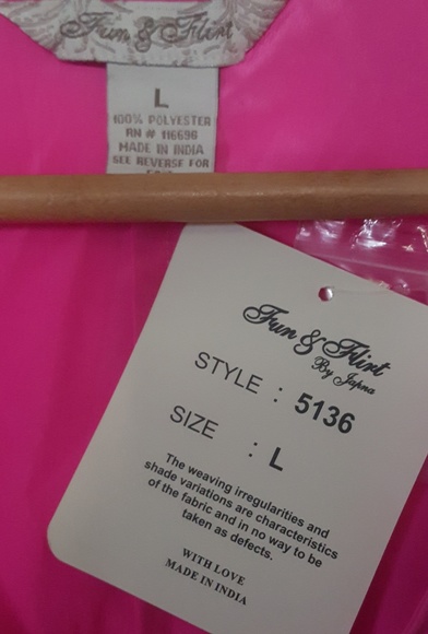 💗New With Tags! Lovely Sleeveless top - Picture 6 of 7